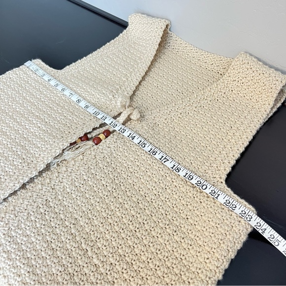 Hand Crocheted Vest, wool blend, tassled/wood beads tie closure, 70sVb, L/XL. - Picture 6 of 6